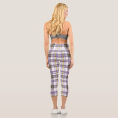 Elegantes Lila schottisches Kariertes Muster Capri Leggings (Rückseite)