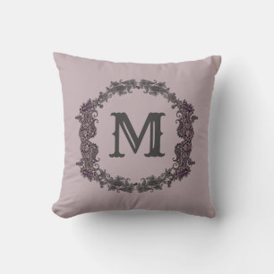 Elegantes Lila und Silver Gerahmtes Monogramm Kissen