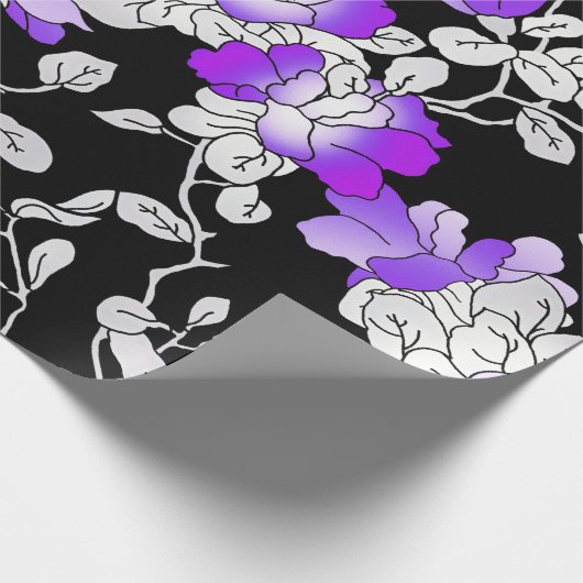 Elegantes Lila Violett Weißes Schwarzes Blütendeko Geschenkpapier (Ecke)