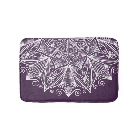 Elegantes Lila White Mandala Kunst, Dichtung und M Badematte (Vorderseite)