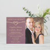 Elegantes Luxus Lila Gold Confetti Wedding Foto Einladung (Stehend Vorderseite)