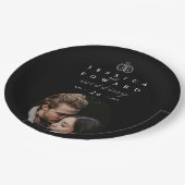 Elegantes Luxus-Schwarz-weiß Monogram-Foto Hochzei Pappteller (Schrägansicht)