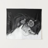 Elegantes Mädchen mit Blume im Haar Moderne Kunst Wandteppich (Vorderseite (Horizontal))