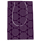 Elegantes Mandala-Muster lila Silberdiwali Mittlere Geschenktüte (Vorderseite)