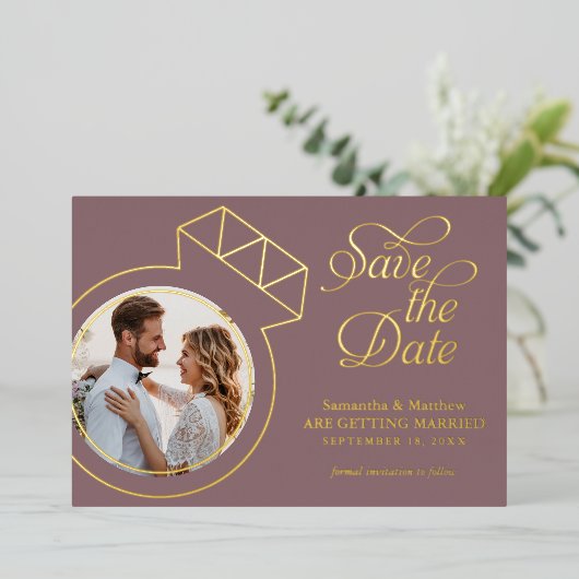 Elegantes Mauve Foto Hochzeit speichern das Datum Folieneinladung (Stehend vorne)