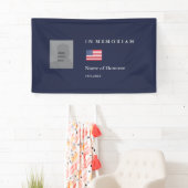 Elegantes Memorial in blau mit Foto und Flagge Banner (Insitu)