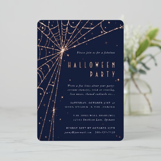 Elegantes Midnight Blue Spider Web-Halloween-Party Folieneinladung (Stehend vorne)