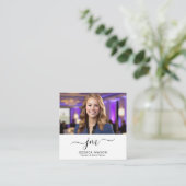 Elegantes Minimal-Script-Kalligrafie Monogram-Foto Quadratische Visitenkarte (Stehend Vorderseite)