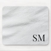 Elegantes Minimal White Leather Monogramm Mousepad (Vorne)