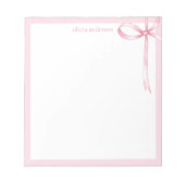 Elegantes Minimalistisch rosa Bow Monogramm Notizblock (Vorderseite)