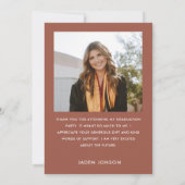 Elegantes Minimalistisches Abschluss 2 Foto Dankeskarte (Rückseite)