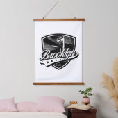 Elegantes Minimalistisches Brooklyn Logo-Design Wandteppich Mit Holzrahmen (Schlafzimmer)