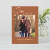 Elegantes Minimalistisches Burnt Orange Foto Save The Date (Stehend Vorderseite)