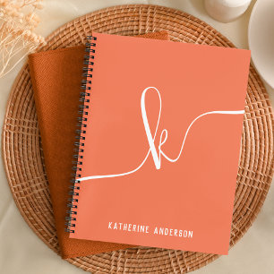 Elegantes Minimalistisches Orange Script Monogram  Notizblock