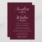 Elegantes Minimalistisches Script Burgundy Wedding Einladung (Vorne/Hinten)