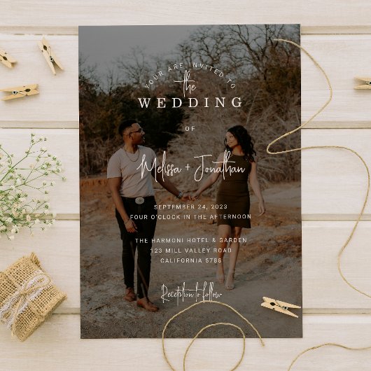 Elegantes Minimalistisches Script Overlay-Foto Hoc Einladung