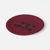 Elegantes minimalistisches, tiefburgundes Monogram Pappteller (Schrägansicht)