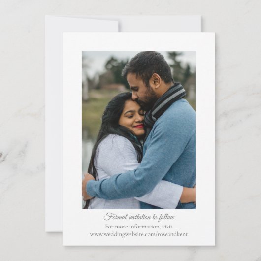 Elegantes Minimalistisches Weiß-Foto Hochzeit Save The Date (Rückseite)