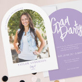 Elegantes Modern Script Arch Foto Lilac Grad Party Einladung