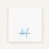 Elegantes Modern White Sky Blue Script Monogram Notizblock (Vorderseite)