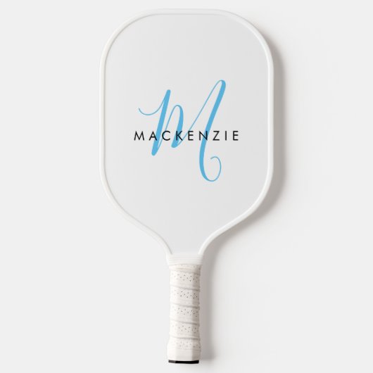Elegantes Modern White Sky Blue Script Monogram Pickleball Schläger (Rückseite)