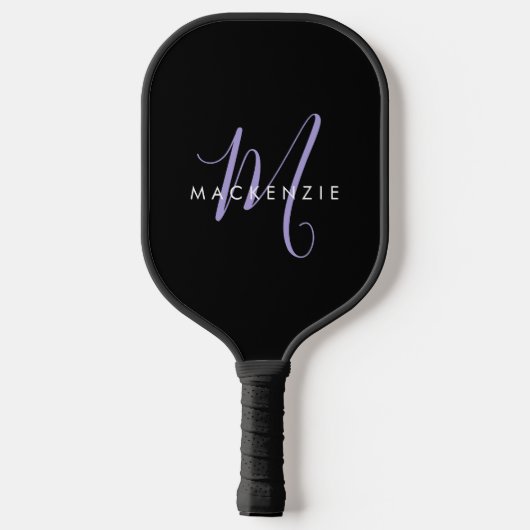 Elegantes, modernes Black Lavender Script Monogram Pickleball Schläger (Rückseite)