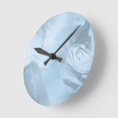 Elegantes, modernes Design aus Babyblau Runde Wanduhr (Winkel)