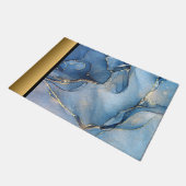 Elegantes, modernes Design in Blau und Gold-Marmor Fußmatte (Schrägansicht)