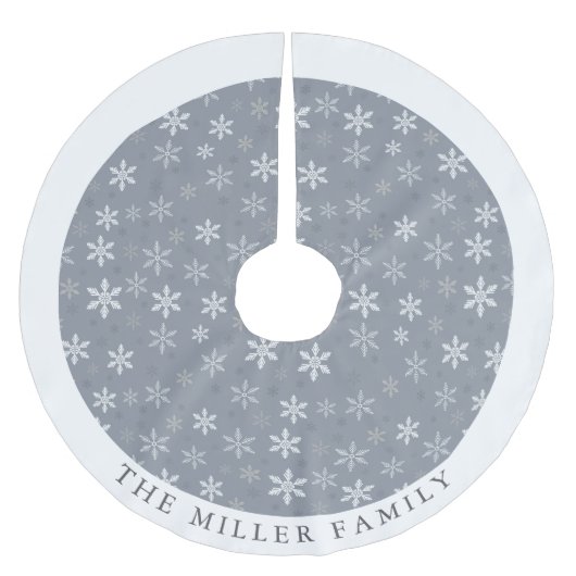 Elegantes modernes Grauschneeflockenmuster Polyester Weihnachtsbaumdecke (Vorderseite)