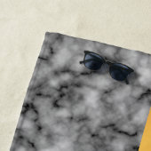Elegantes, modernes Mit Monogramm Marmorschwarz Strandtuch (Beispiel)