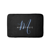 Elegantes, modernes Schwarz-Blau-Script-Monogramm Badematte (Vorderseite)