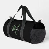 Elegantes, modernes Schwarz-Grün-Script-Monogramm Duffle Bag (Rechte Ecke)