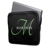 Elegantes, modernes Schwarz-Grün-Script-Monogramm Laptopschutzhülle (Vorderseite Links)