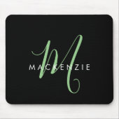 Elegantes, modernes Schwarz-Grün-Script-Monogramm Mousepad (Vorne)