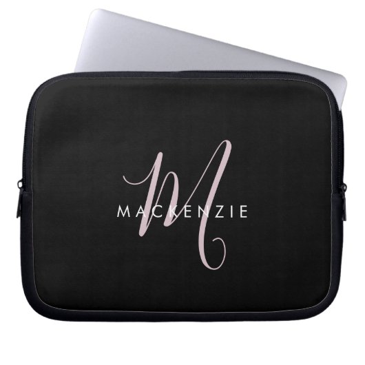 Elegantes, modernes Schwarz-Rosa-Script-Monogramm Laptopschutzhülle (Vorderseite)