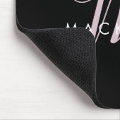 Elegantes, modernes Schwarz-Rosa-Script-Monogramm Mousepad (Ecke)