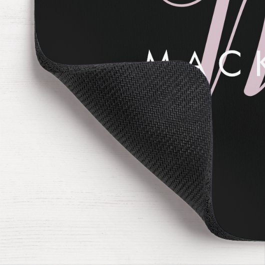 Elegantes, modernes Schwarz-Rosa-Script-Monogramm Mousepad (Ecke)
