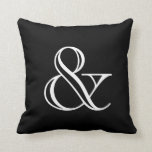 Elegantes modernes Schwarz-weißes Ampersand-Symbol Kissen<br><div class="desc">Dieses elegante und moderne Kissen mit weißem Ampersand (&) Symbol auf schwarzem Hintergrund.</div>