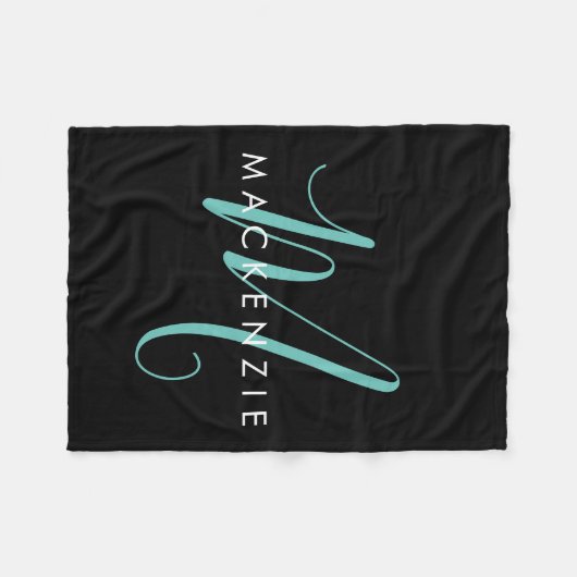 Elegantes, modernes Schwarzes Aquamarines Script M Fleecedecke (Vorderseite (Horizontal))