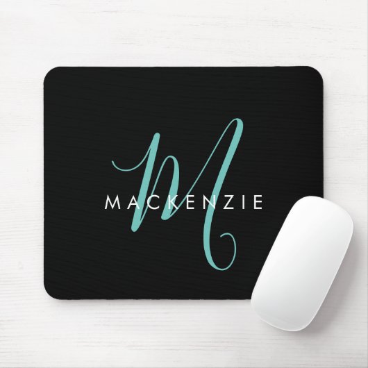Elegantes, modernes Schwarzes Aquamarines Script M Mousepad (Mit Mouse)