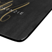 Elegantes, modernes Schwarzes Script Monogram Schneidebrett (Ecke)