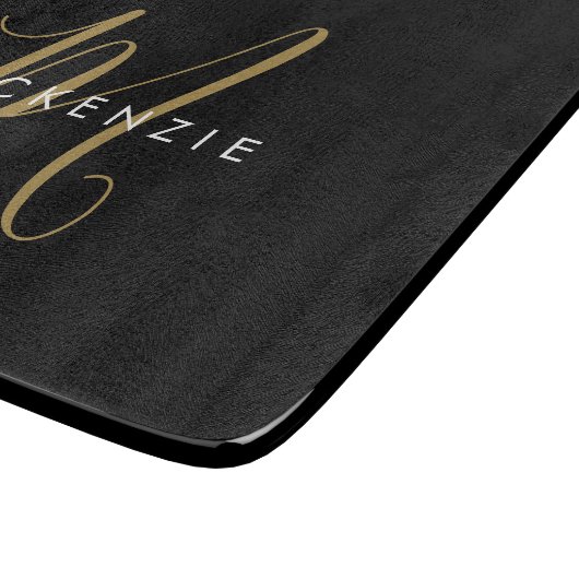 Elegantes, modernes Schwarzes Script Monogram Schneidebrett (Ecke)
