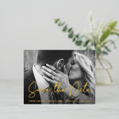 Elegantes, modernes Script Custom Foto Hochzeit Folien Feiertagspostkarte (Stehend vorne)