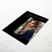 Elegantes modernes Script-Foto | Grad-Ankündigung Folieneinladung (Gedreht)