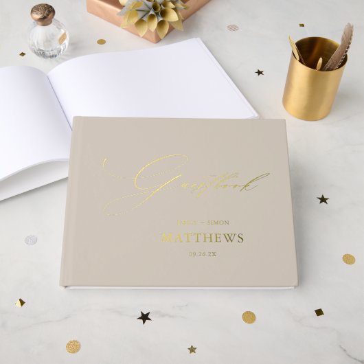 Elegantes modernes Script Taupe Gold Gästebuch (Vorderseite offen)