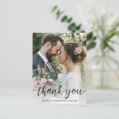 Elegantes modernes Script Wedding Foto Vielen Dank Postkarte (Stehend Vorderseite)