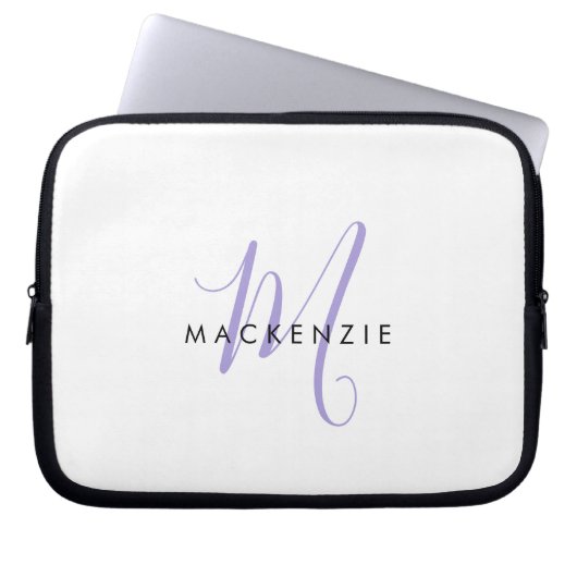 Elegantes modernes weißes lila Skript-Monogramm Laptopschutzhülle (Vorderseite)