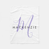 Elegantes, modernes White Lavender Script Monogram Fleecedecke (Vorderseite)
