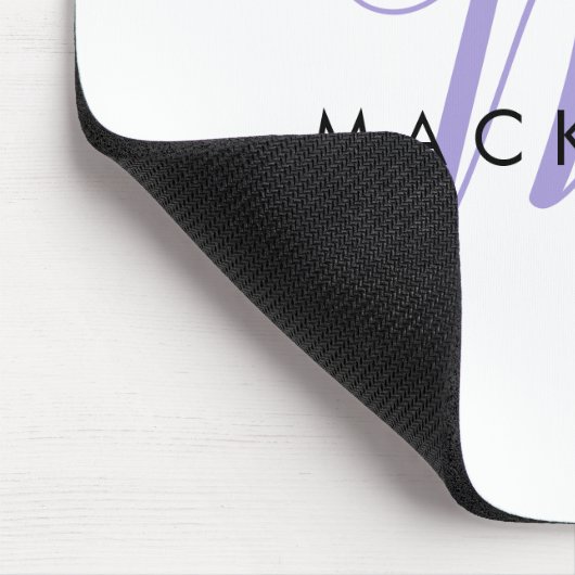 Elegantes, modernes White Lavender Script Monogram Mousepad (Ecke)