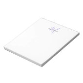 Elegantes, modernes White Lavender Script Monogram Notizblock (Rotiert)